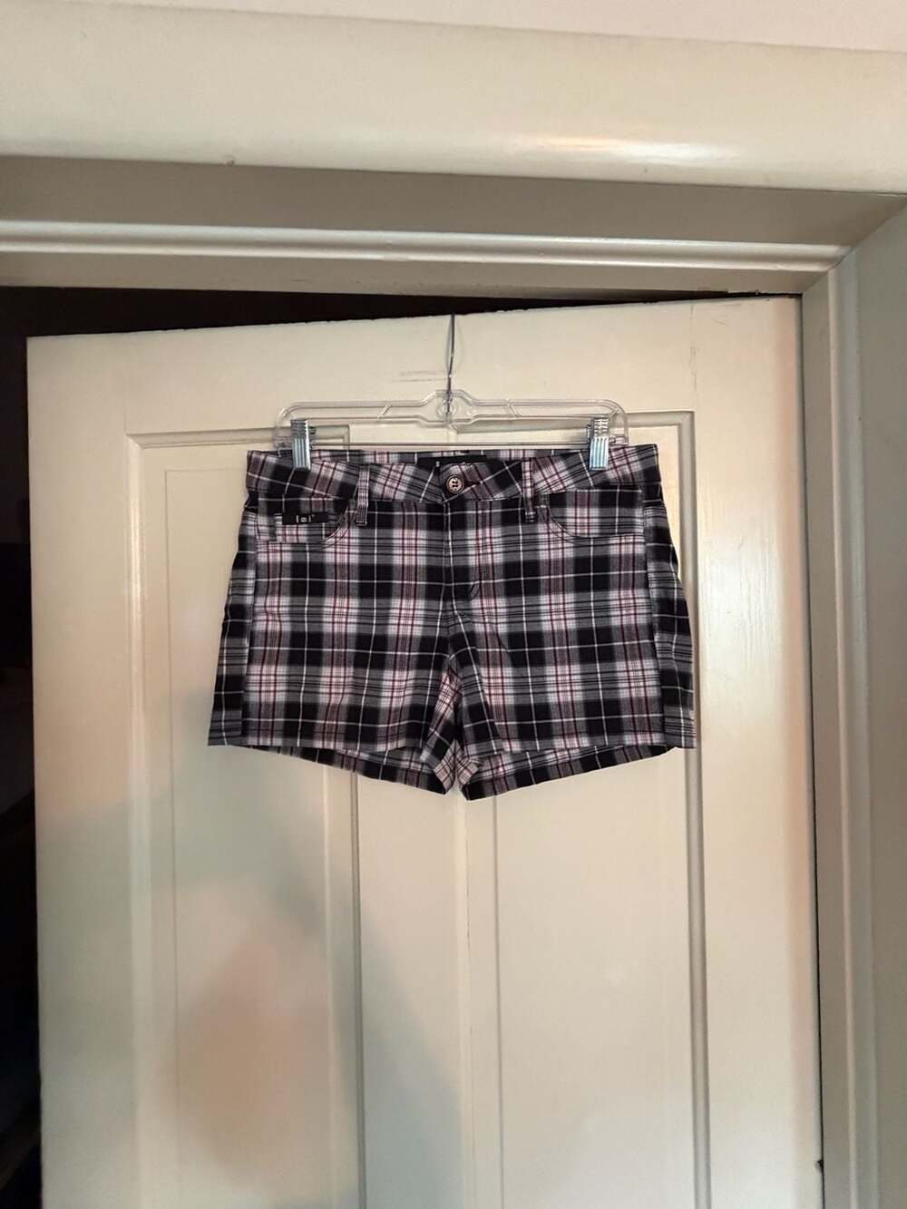 lei Plaid Shorts Size 11 Black White Red Low Rise Check Y2K